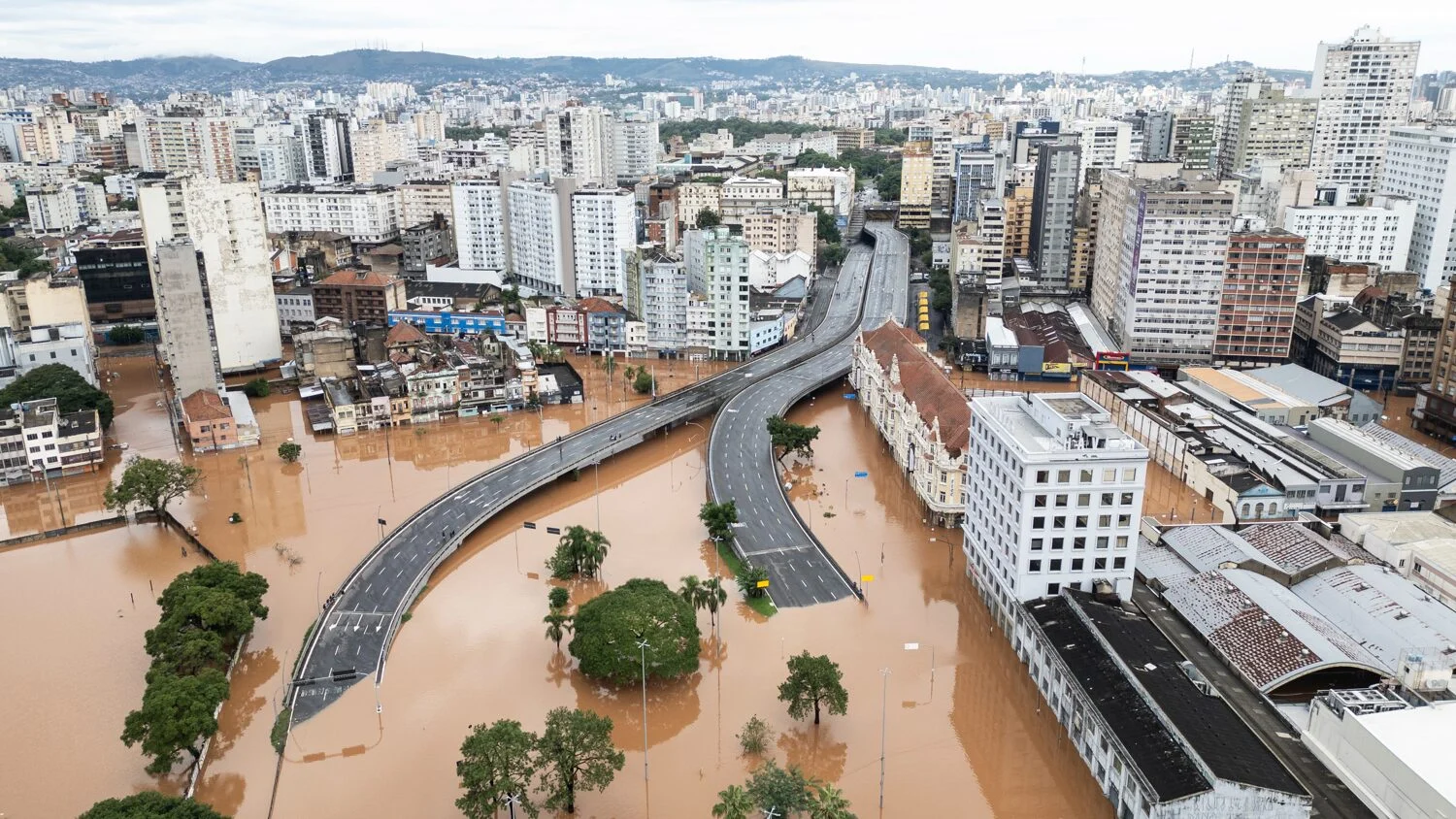 Potente inyección de 2.600 millones del banco Bndes para reflotar a empresarios de Brasil afectados por inundaciones