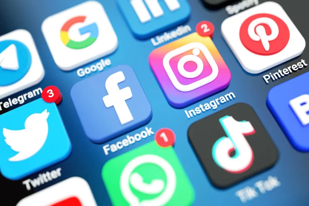 Estos son los sorprendentes usos que los jóvenes hacen de las redes sociales en España