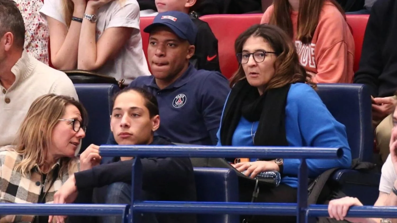 La insólita propuesta que Mbappé recibió de su madre