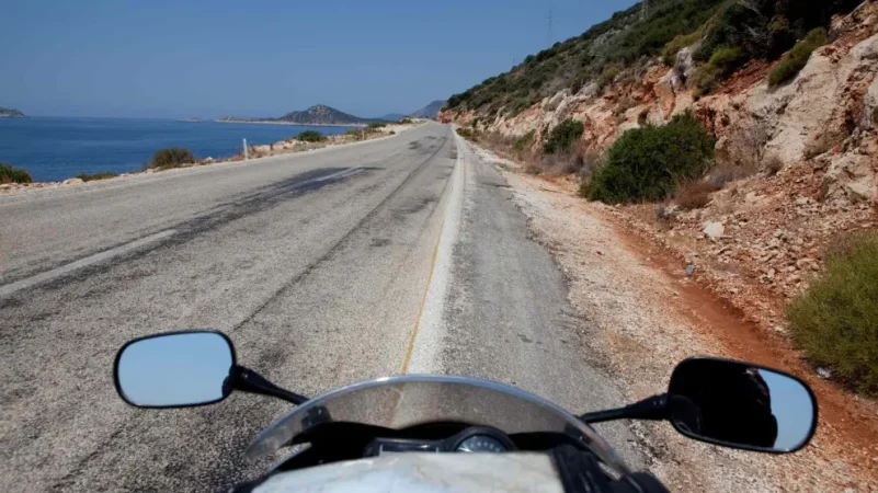 Las nuevas normas de la DGT que entrarán en vigor en las próximas semanas 23 Merca2.es moto arcen Merca2.es