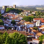 Este es el pueblo de Portugal que parece sacado de Harry Potter y está cerca de España