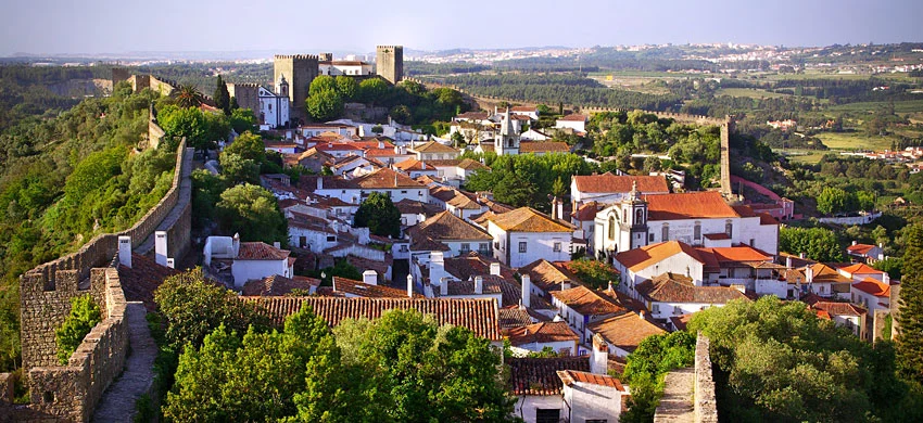 Este es el pueblo de Portugal que parece sacado de Harry Potter y está cerca de España