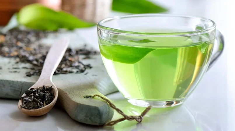 Aumenta tu quema de calorías en reposo con estos métodos efectivos 1 Merca2.es Té verde: Un impulso metabólico natural para quemar calorías