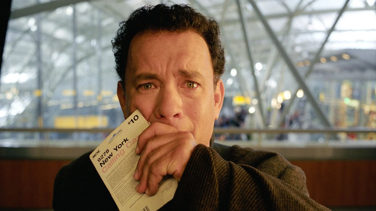 La historia real de La Terminal que te dejará con un nudo en la garganta 2 Merca2.es ¿De qué trata La Terminal? El clásico de Tom Hanks que revolucionó a la industria