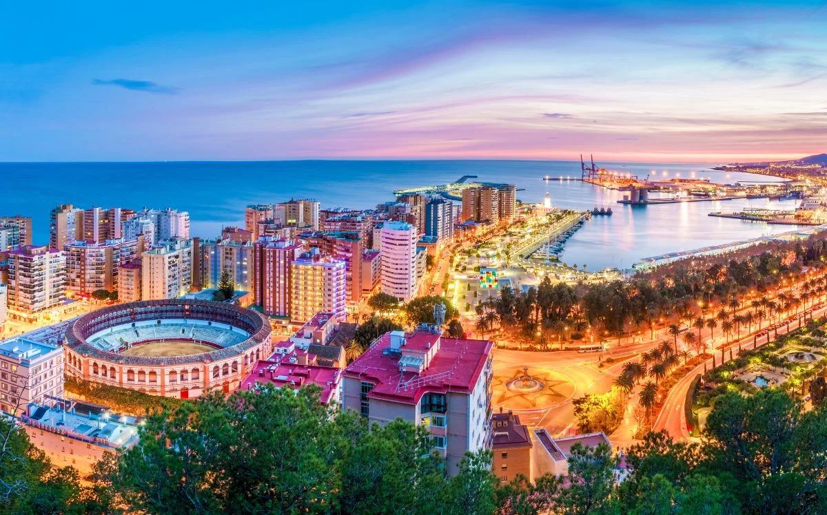 Descubre Málaga con un presupuesto ajustado en solo 2 días.