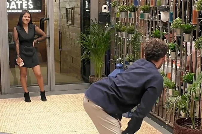 Juan sorprende a su cita con un ardiente twerking en 'First Dates': 'Me quedé loca' 10 Merca2.es 17198657699918 Merca2.es