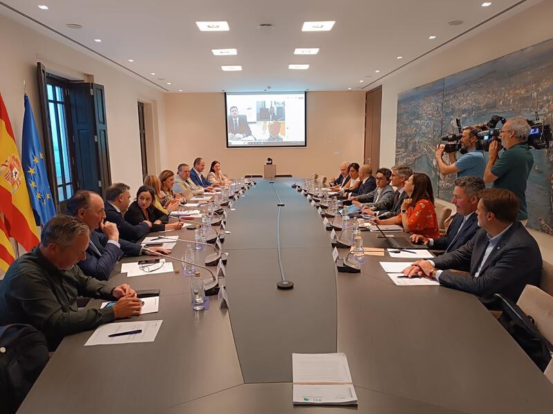 El Puerto de Valencia otorga los contratos de expansión a Acciona, Jan de Nul y Bertolín