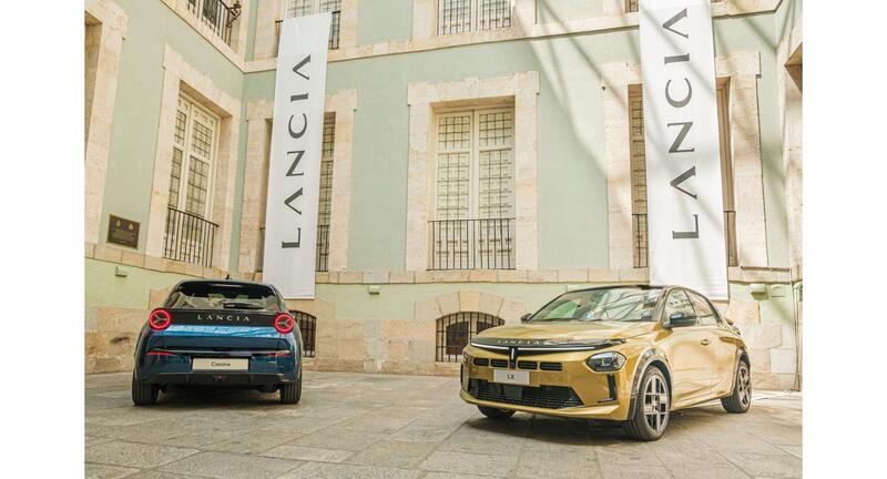 Lancia estrena en España su Ypsilon renovada y electrificada, con una oferta inicial desde los 23.900 euros