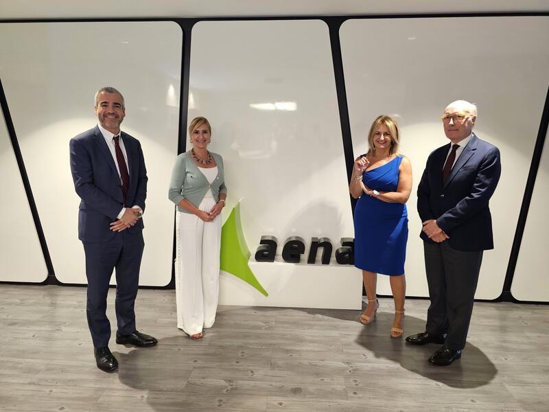 La Comunidad Valenciana y Aena examinan las opciones para ampliar el Aeropuerto de Alicante preservando la opción de una segunda pista