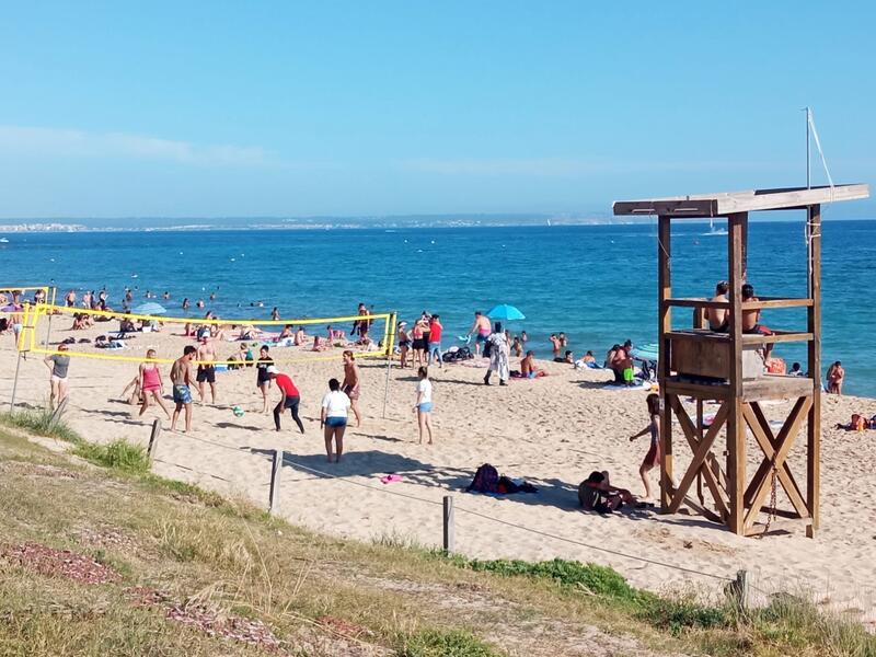 El sector turístico de España anticipa un avance más contenido de su actividad estival, pero mantendrá un crecimiento de sus ventas del 5,3%
