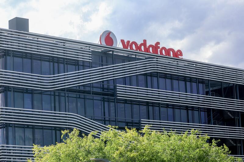 Zegona reajusta el ERE de Vodafone España: 898 empleados afectados en lugar de 1.198