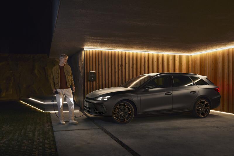 Cupra apuesta por la conectividad: Su aplicación móvil ‘My Cupra App’ centraliza la recarga de vehículos