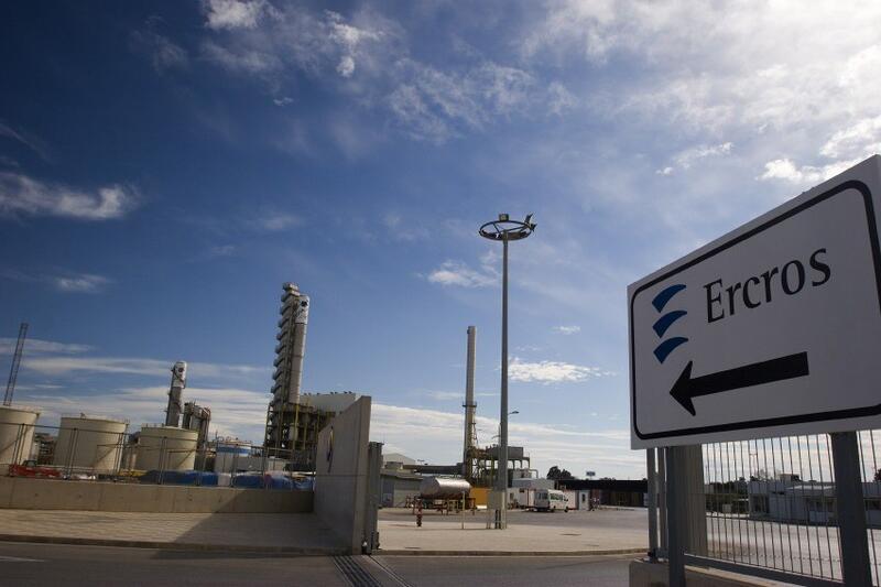 Bondalti y Esseco informan a la CNMC sobre sus OPAs competidoras por tomar el control de Ercros