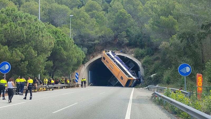 Inditex brinda apoyo a trabajadores afectados por el accidente de autobús en la C-32 con traslados y alojamiento