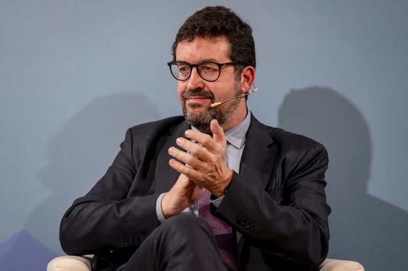 El ministerio de Trabajo ofrece a la patronal CEOE implantar la jornada corta de forma flexible hasta 2025