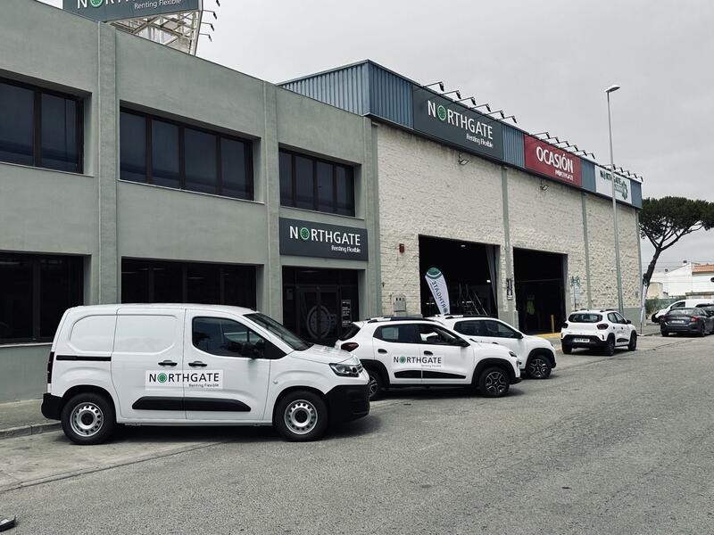Fuerte impulso del 5% en el mercado del renting durante la primera mitad del año, pese al estancamiento de los autos eléctricos