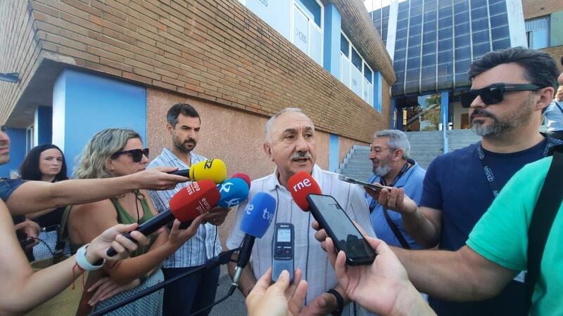 Álvarez reclama al Gobierno que actualice ya la normativa de riesgos laborales ante la amenaza del calor