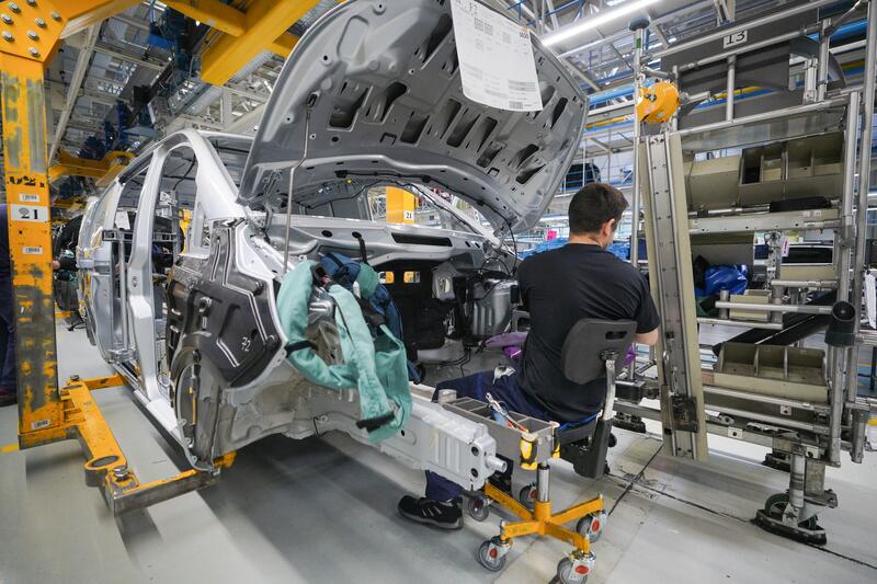Los problemas con Microsoft obligan a Mercedes-Benz a suspender una parte de su turno de producción nocturna