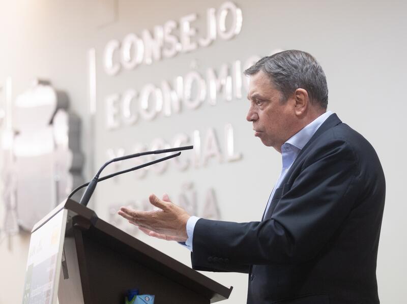 El llamado de Planas a un debate «abierto y libre» en la elaboración de la Estrategia Nacional de Alimentación