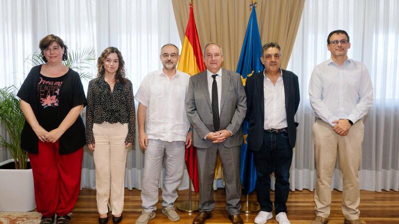 Los sindicatos critican ante Hereu el mal reparto de los beneficios generados por el turismo