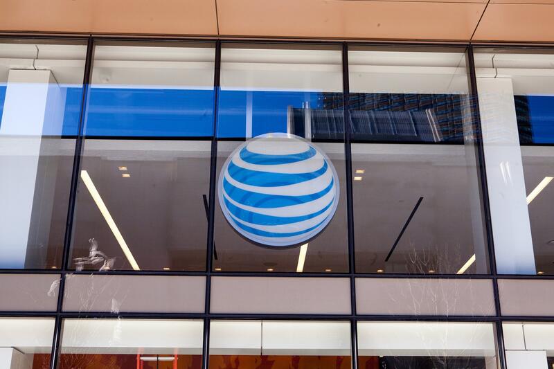 Los beneficios de AT&T caen un 20% en el segundo trimestre