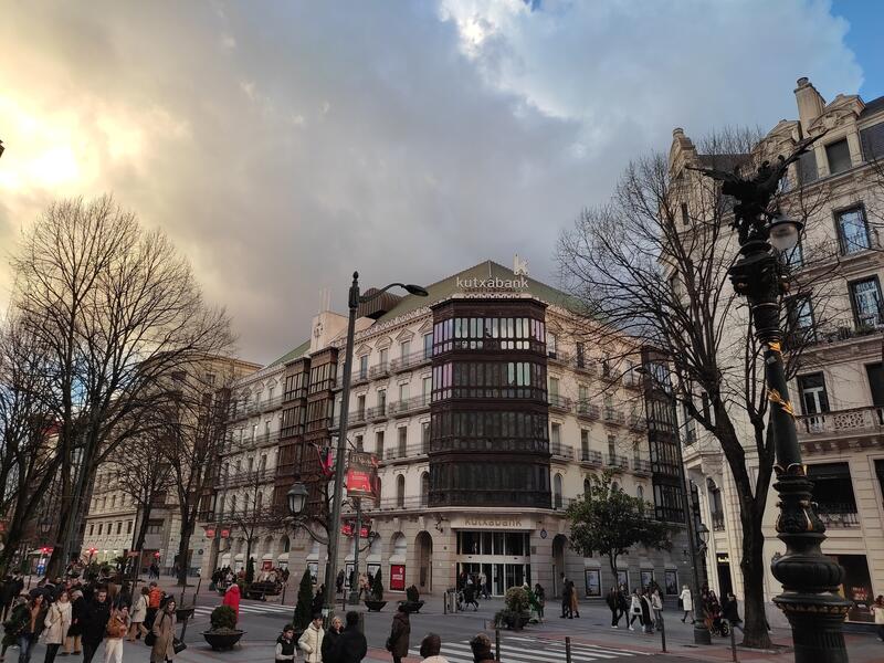 Kutxabank reporta beneficios de 263,7 millones hasta junio, un 5,4% superiores, y distribuye 131,8 millones en dividendos a fundaciones