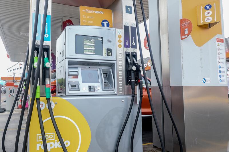El precio de los combustibles baja por segunda semana seguida
