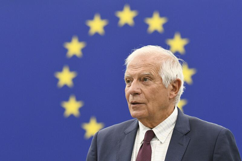 Bruselas destina los primeros 1.500 millones de los bienes rusos confiscados para equipar militarmente a Ucrania