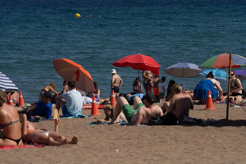 El 38% de los españoles viajará en agosto con un presupuesto de 677 euros