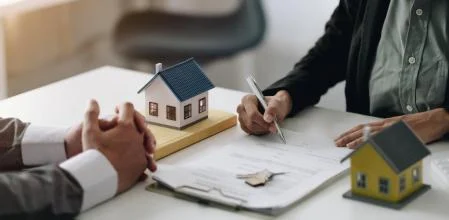 Los bonos respaldados por préstamos hipotecarios se desploman un 43% hasta junio, quedando en 11.700 millones