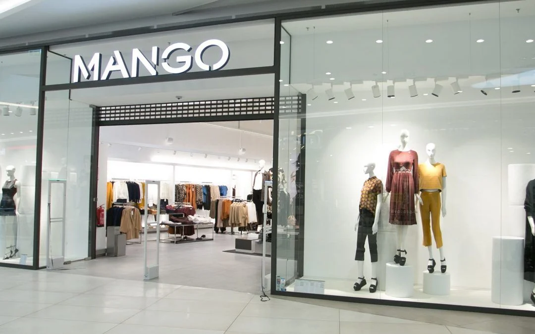 Mango ha rebajado estos vestidos sexys y elegantes para tus noches en vacaciones