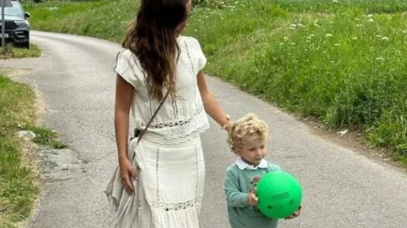 El conjunto boho de María Pombo que es un must-have este verano ahora disponible y a un precio regalado 1 Merca2.es El vestido boho de María Pombo que enamora