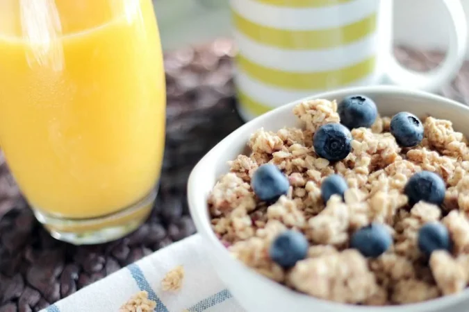 Alimentos que te hacen engordar: Los snacks salados y dulces