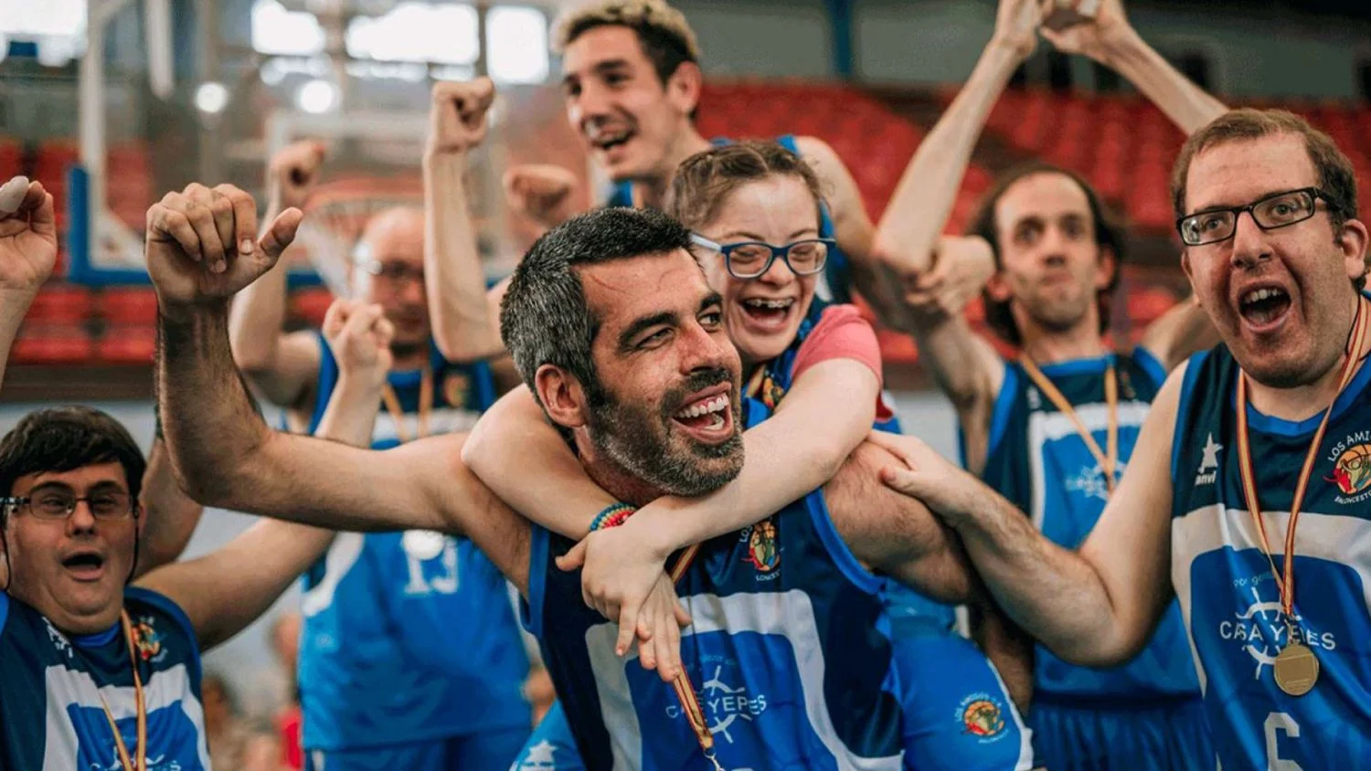Entre risas y sollozos: La comedia española en RTVE Play que hará bailar a tu corazón 2 Merca2.es Un demoledor éxito nacional que supo traspasar fronteras