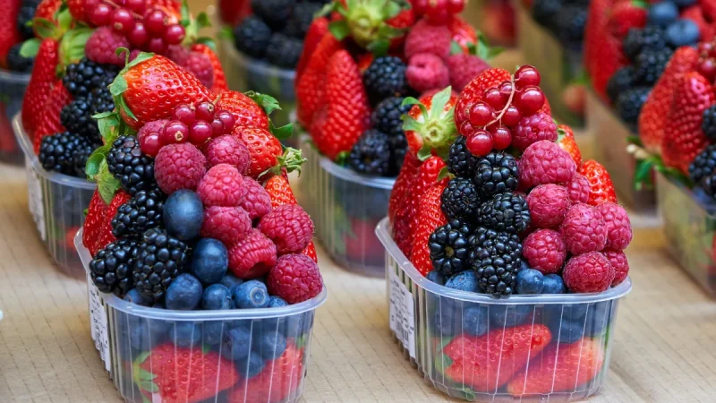 Olvídate de la zanahoria: esta fruta es lo mejor para la memoria y está llena de antioxidantes 1 Merca2.es Antioxidantes y bayas para una memoria fuerte