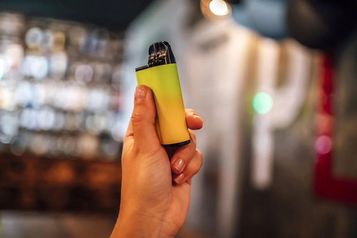 Canarias reestablecerá el impuesto sobre cigarrillos electrónicos y vapeo en sus presupuestos de 2025