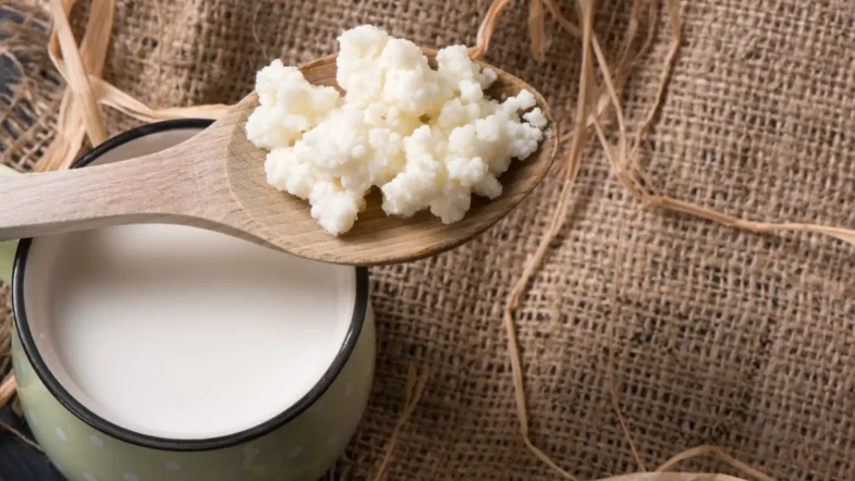El «oro blanco» de la nutrición al alcance de tu cocina: kéfir de leche casero
