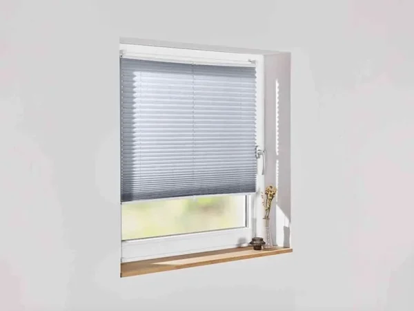 Lidl te ayuda a protegerte del sol con este estor por menos de 10 euros e instalación sencilla sin taladro 3 Merca2.es lidl 00000000 240712163838 792x594 Merca2.es