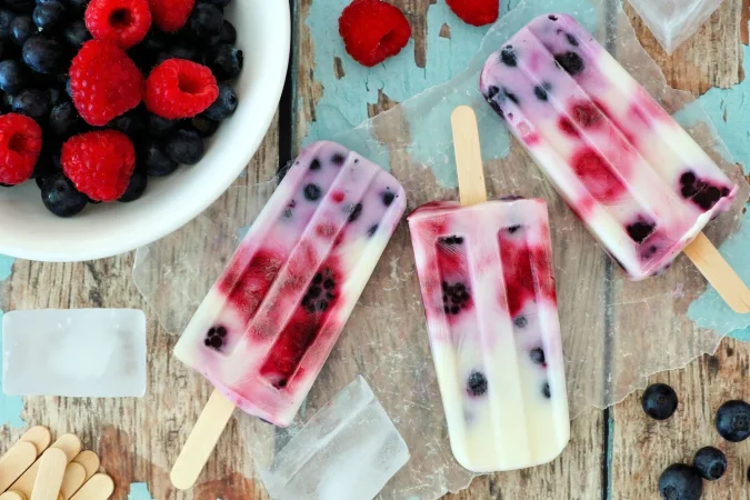 Polos de frutas naturales: La forma más rica de combatir el calor 1 Merca2.es paletas de frutas combate calor Merca2.es