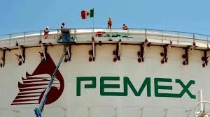 Pemex y el sindicato del sector energético alcanzan un acuerdo que incluye un incremento del 5% en los sueldos