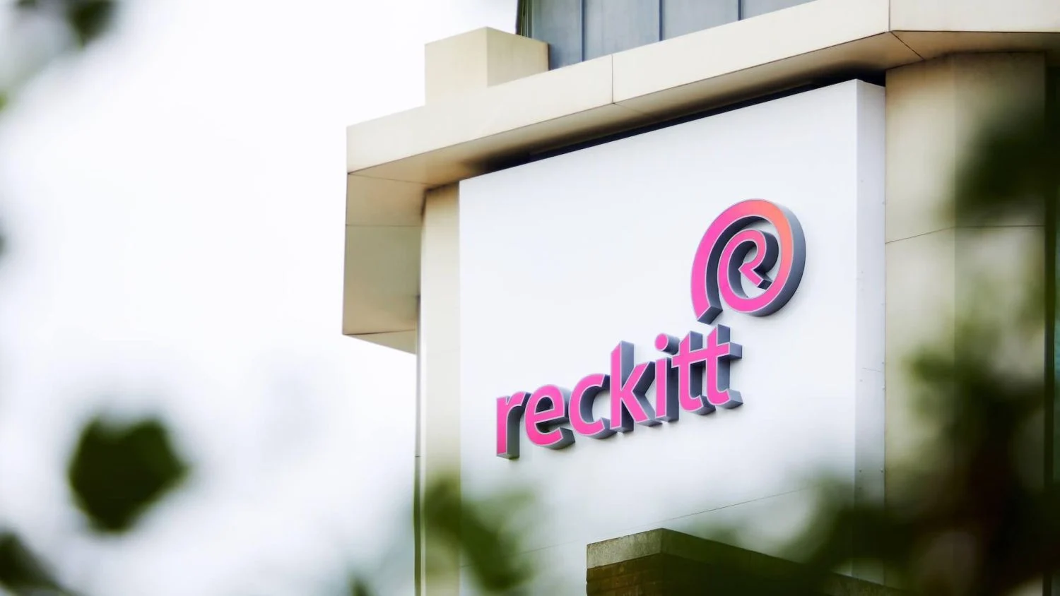Reckitt Benckiser reestructura su negocio y busca un comprador para Air Wick y Cillit Bang