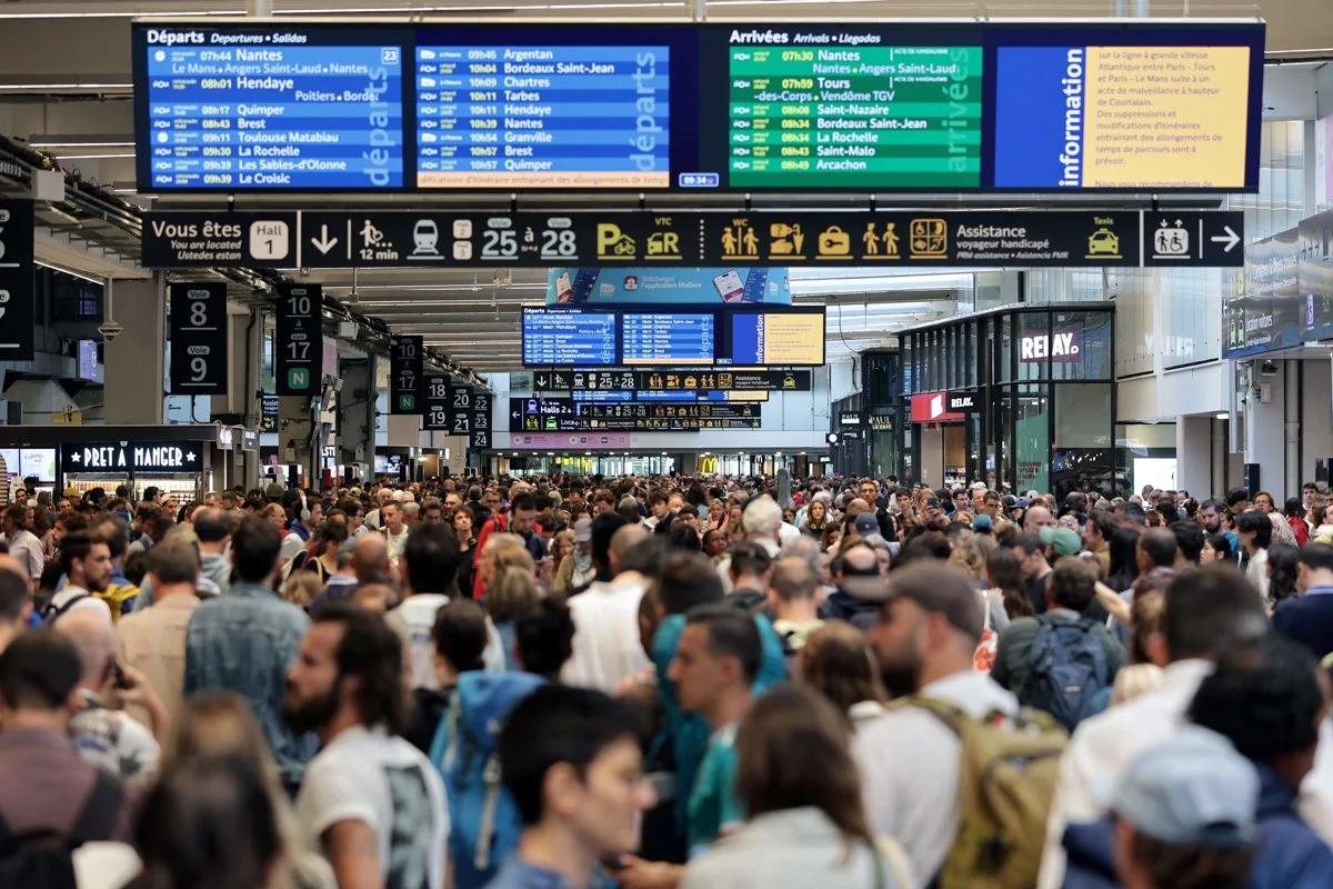 Francia pone en marcha de nuevo el servicio ferroviario tras verse sometido a un «ataque masivo»