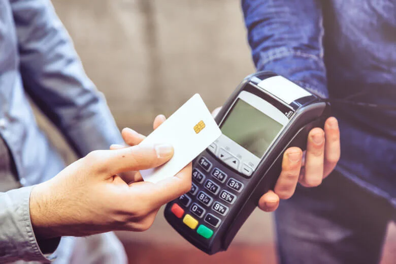 Este es el dispositivo con el que puedes pagar si olvidas tu teléfono o cartera