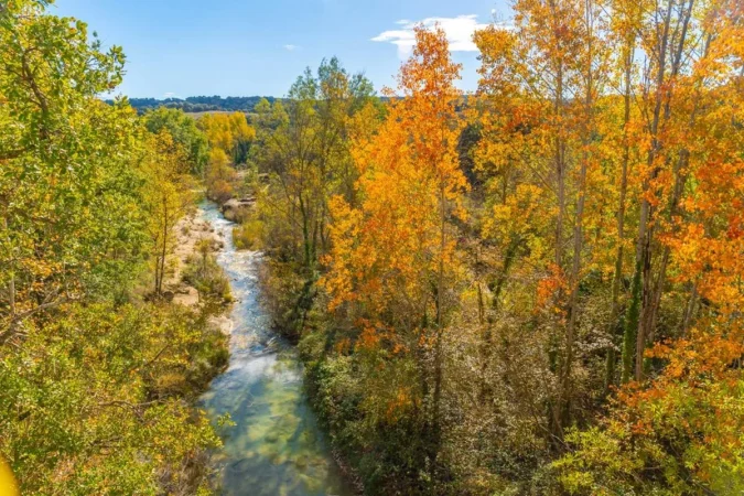 Descubre este paraíso oculto: la mágica piscina natural de Huesca con una espectacular cascada 3 Merca2.es rio vero 1c995b6c 240628142953 1200x800 Merca2.es