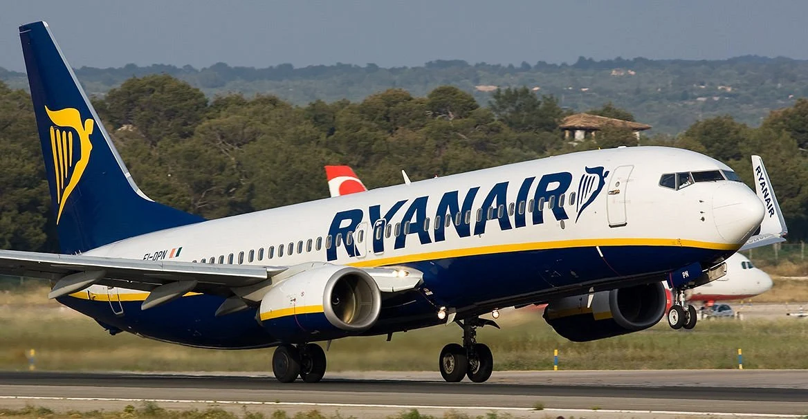 Ryanair es apercibida por un juzgado por incumplir el cese de comentarios denigrantes sobre eDreams