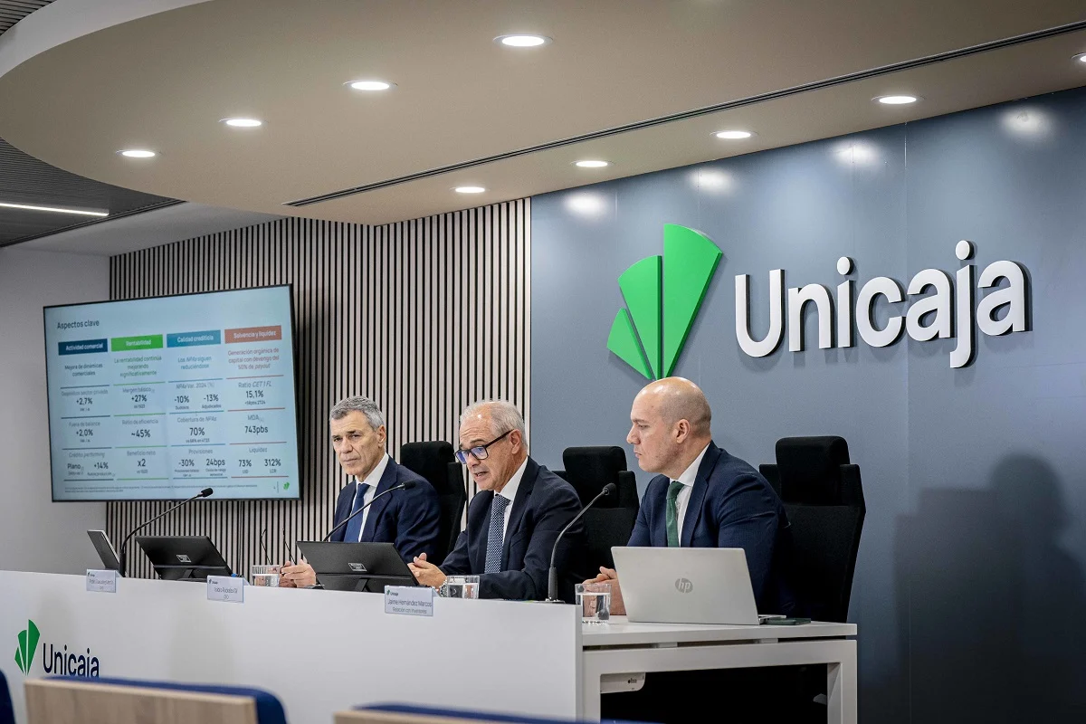 Unicaja llegará tarde a la gratuidad de las comisiones en cajeros en el marco de la DANA