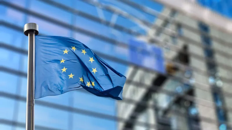 Microsoft culpa a la Unión Europea del gran apagón tecnológico mundial 1 Merca2.es Unión Microsoft
