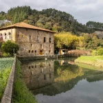 La guía definitiva de la Costa Vasca: pueblos con encanto y restaurantes de lujo que no puedes perder esta temporada