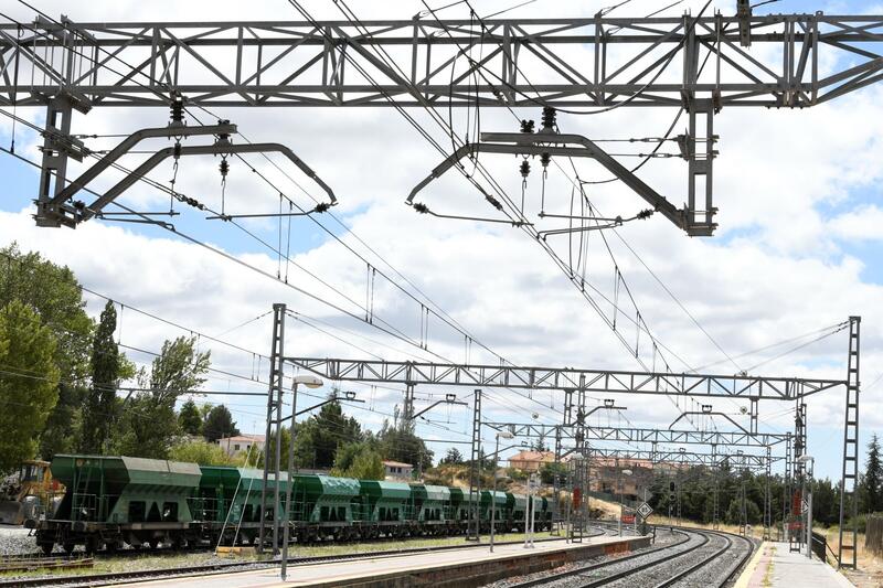 Adif destina más de 238 millones de euros al sostenimiento de los sistemas eléctricos de la red ferroviaria clásica