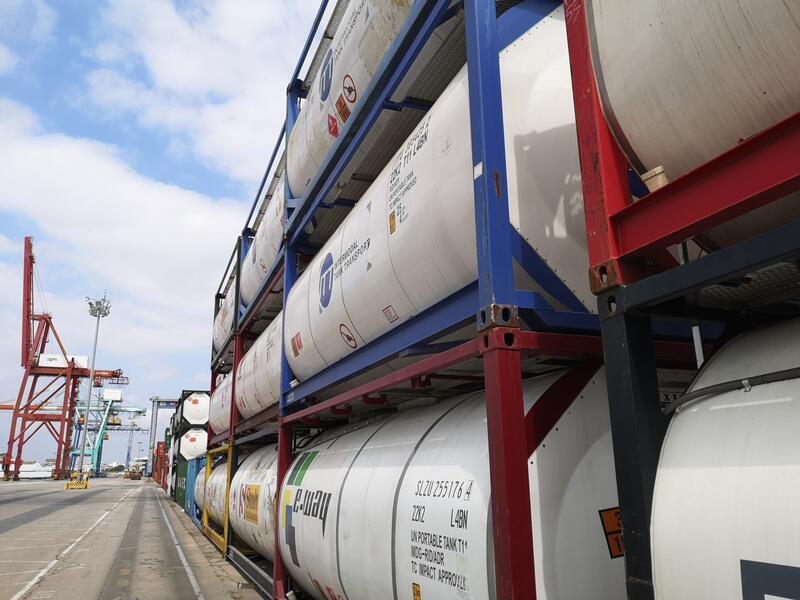 Impresionante logro del Puerto de Valencia: Exporta más de un millón de toneladas de vino a 132 países en seis meses